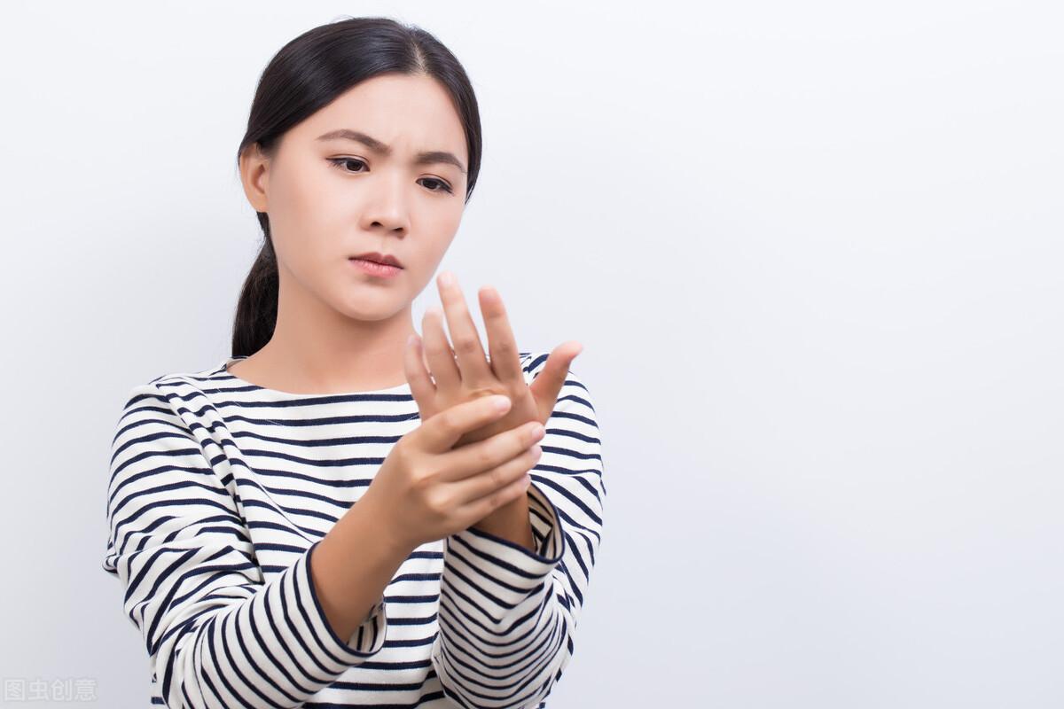 手指麻木(总是感觉手指发麻,会不会要中风了?)